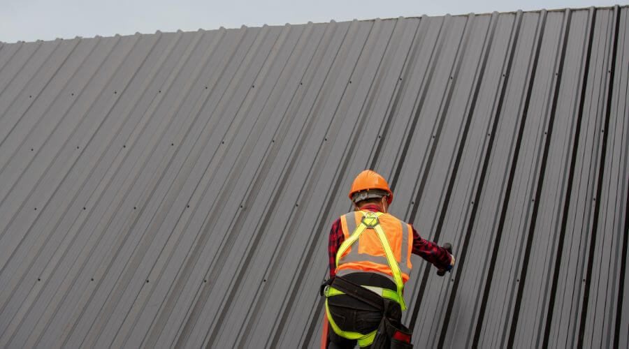 Professional gutter cleaning in Shepherdsville, KY